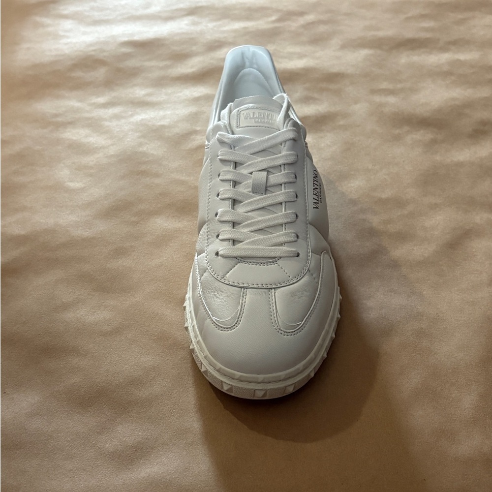 Valentino Garavani White Leather Sneakers Sleek Design